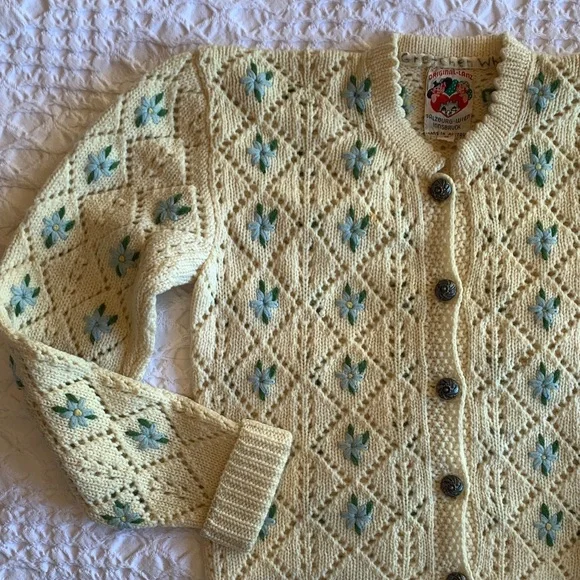 Vintage Original Lanz Salzburg Knit Child’s Floral Embroidered Cardigan - Picture 4 of 16